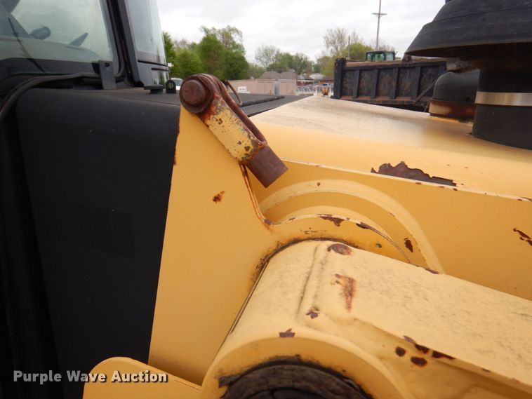 image for item DM6147 1998 John Deere 310E  backhoe