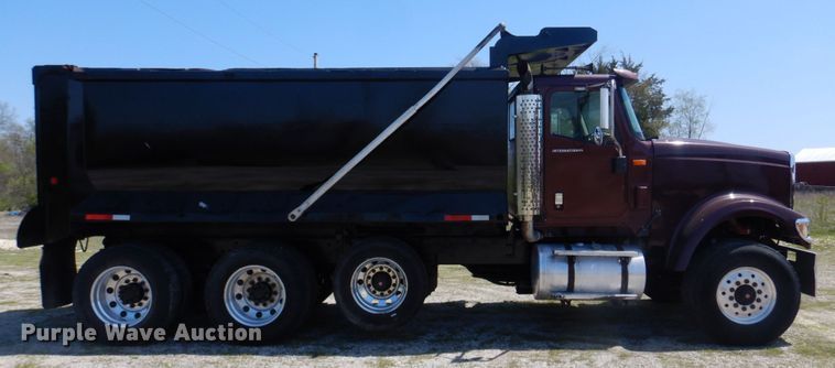 image for item DM7306 2004 International 5900i  dump truck