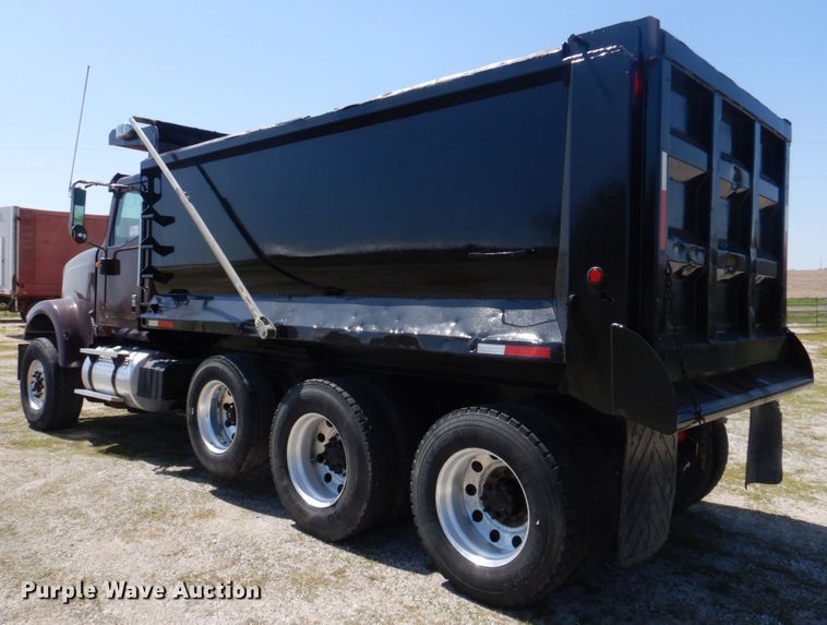 image for item DM7306 2004 International 5900i  dump truck