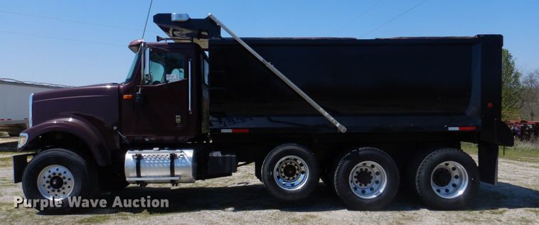 image for item DM7306 2004 International 5900i  dump truck