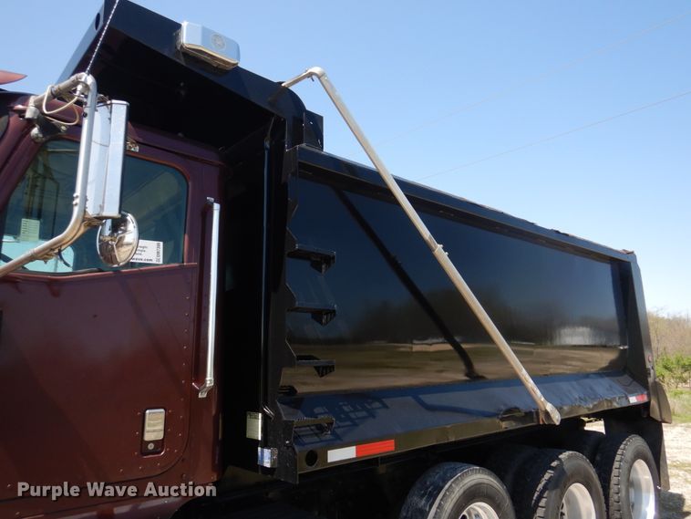 image for item DM7306 2004 International 5900i  dump truck