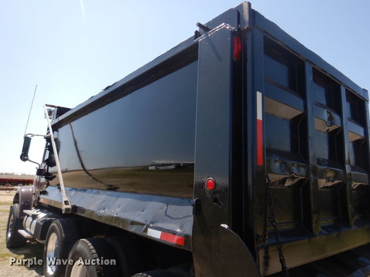 image for item DM7306 2004 International 5900i  dump truck