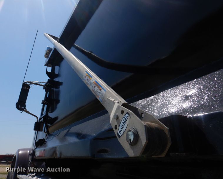 image for item DM7306 2004 International 5900i  dump truck