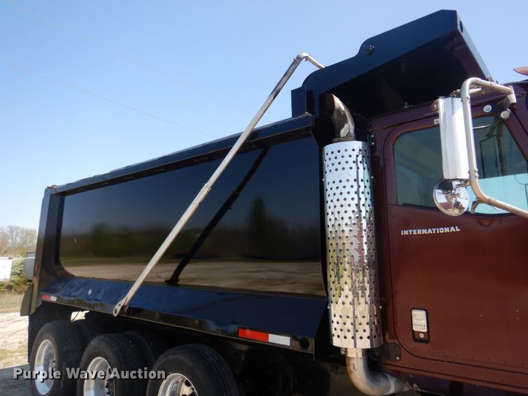 image for item DM7306 2004 International 5900i  dump truck
