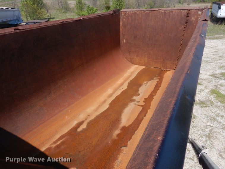 image for item DM7306 2004 International 5900i  dump truck