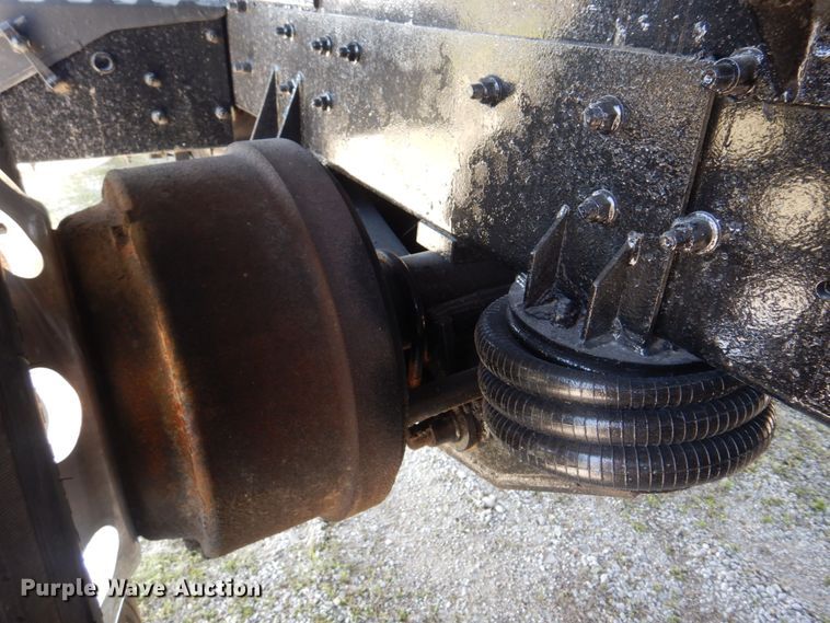 image for item DM7306 2004 International 5900i  dump truck