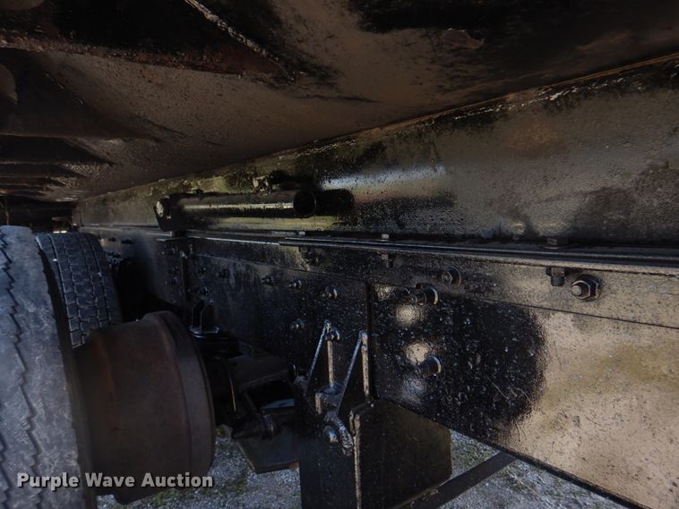 image for item DM7306 2004 International 5900i  dump truck