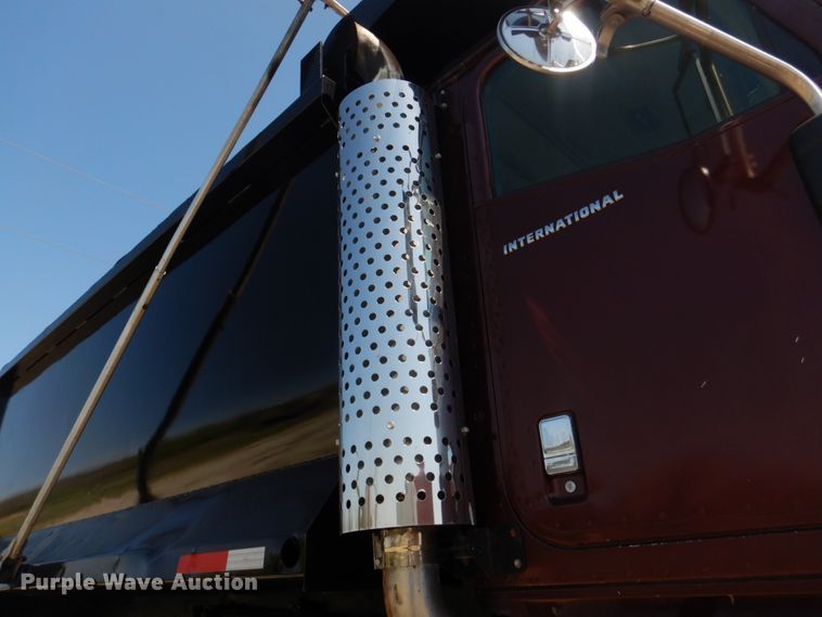 image for item DM7306 2004 International 5900i  dump truck