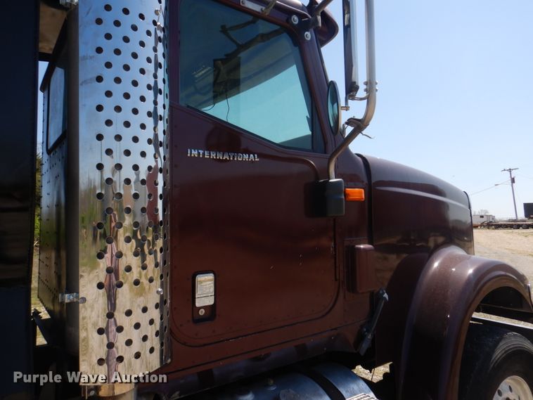 image for item DM7306 2004 International 5900i  dump truck