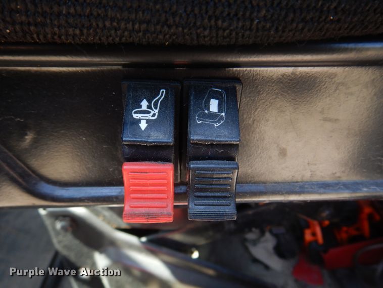 image for item DM7306 2004 International 5900i  dump truck