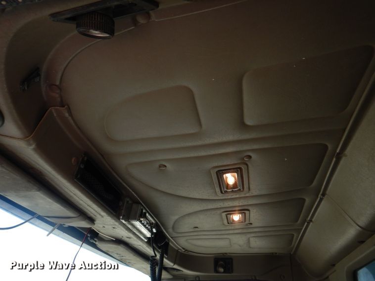 image for item DM7306 2004 International 5900i  dump truck