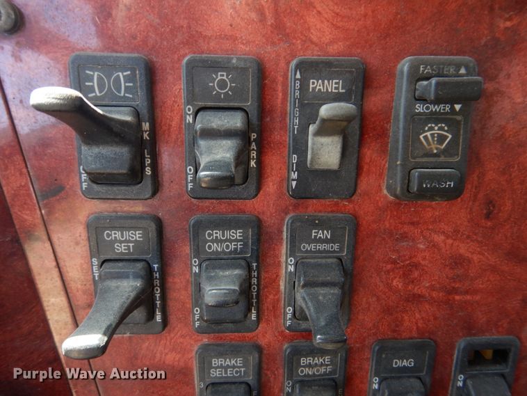 image for item DM7306 2004 International 5900i  dump truck