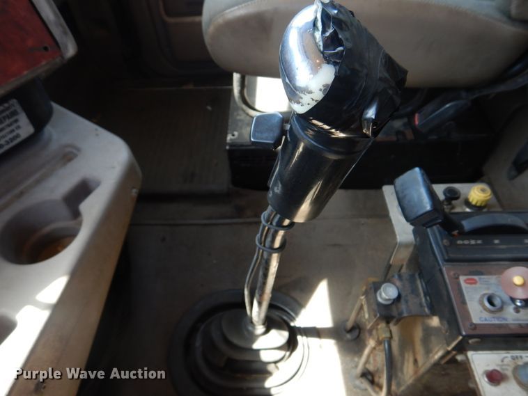 image for item DM7306 2004 International 5900i  dump truck