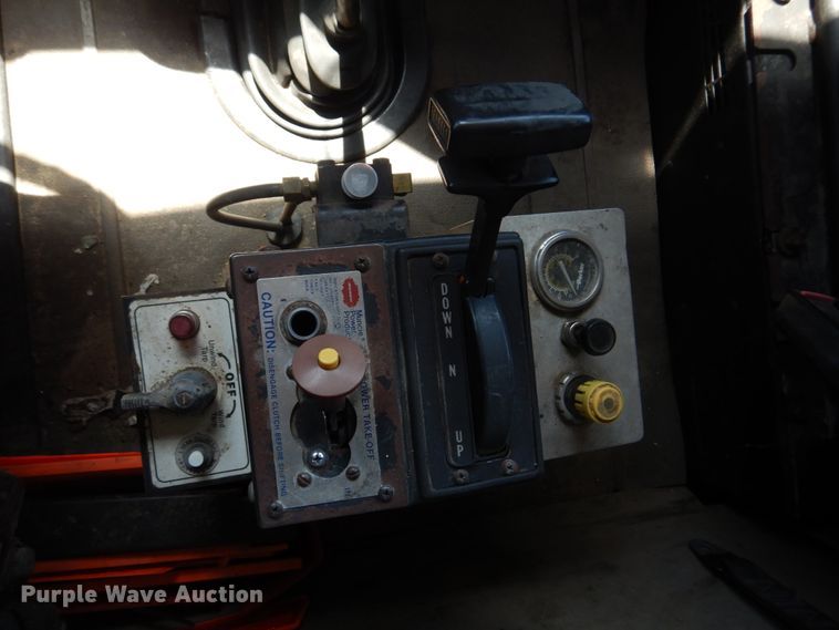 image for item DM7306 2004 International 5900i  dump truck