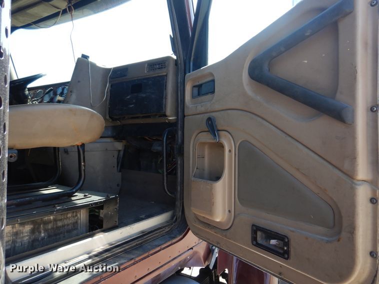 image for item DM7306 2004 International 5900i  dump truck