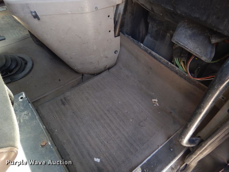 image for item DM7306 2004 International 5900i  dump truck