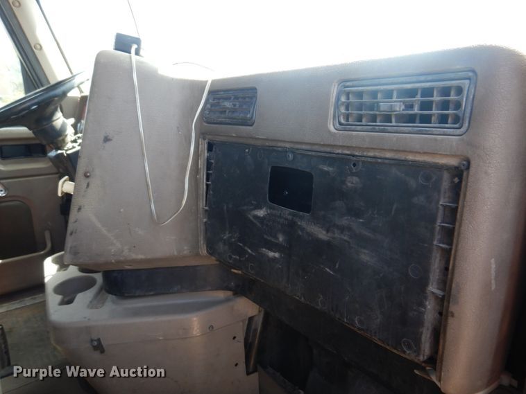 image for item DM7306 2004 International 5900i  dump truck