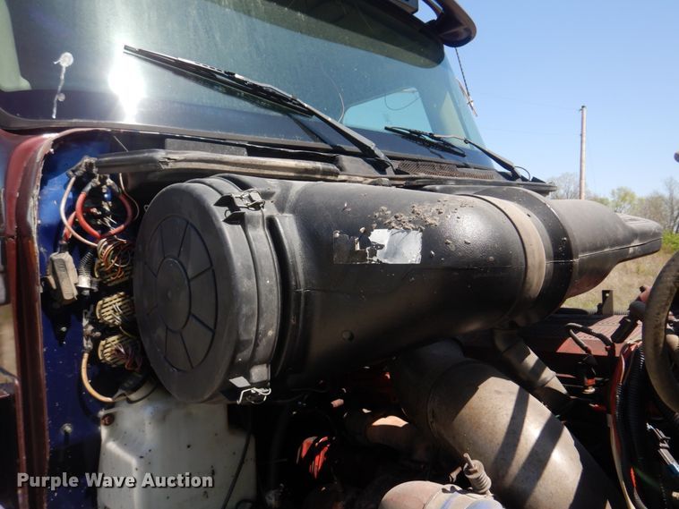 image for item DM7306 2004 International 5900i  dump truck