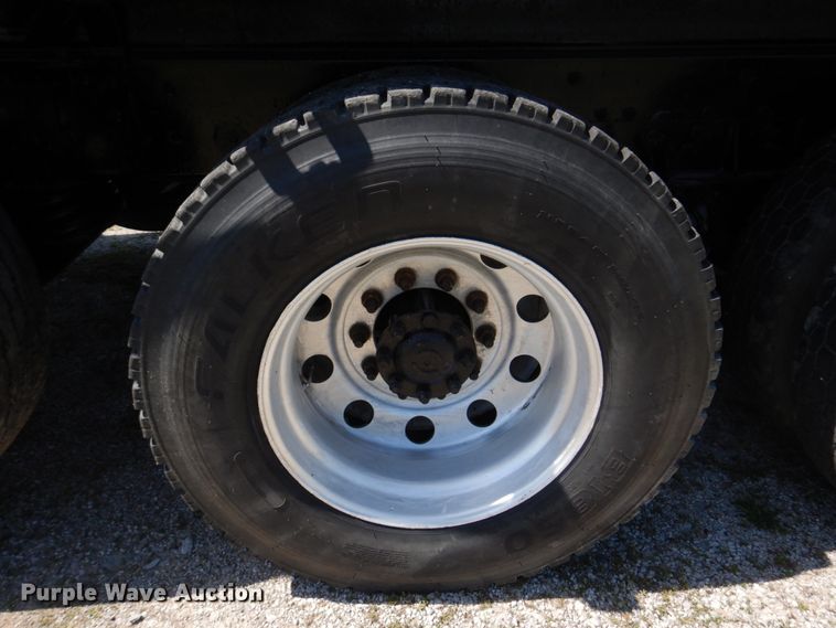 image for item DM7306 2004 International 5900i  dump truck