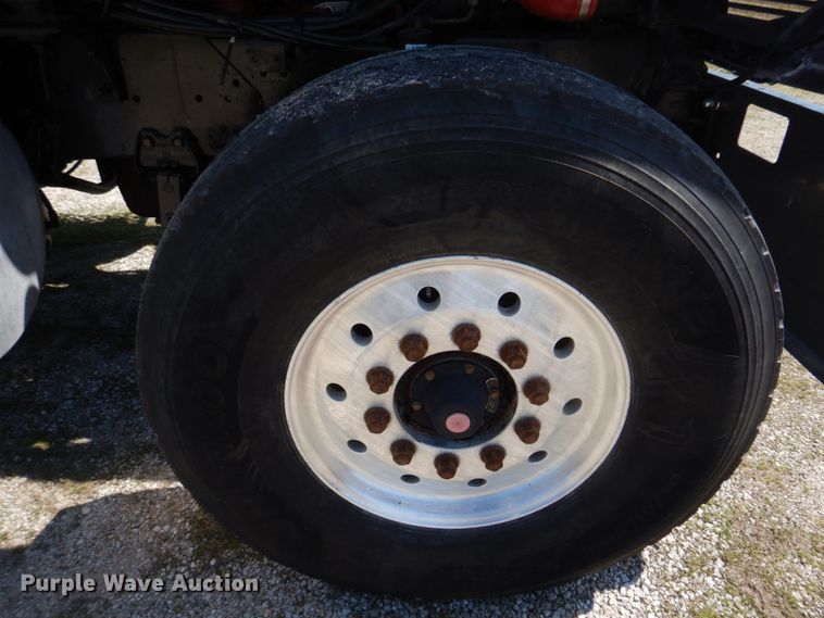 image for item DM7306 2004 International 5900i  dump truck