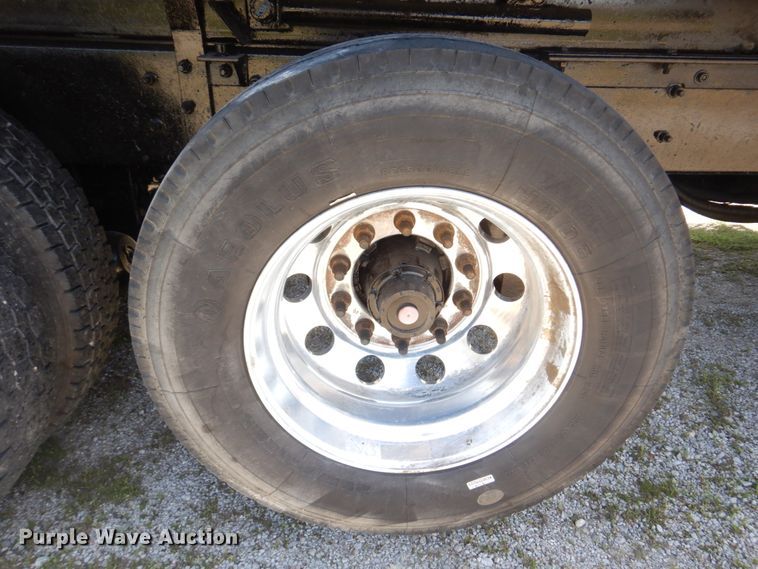 image for item DM7306 2004 International 5900i  dump truck