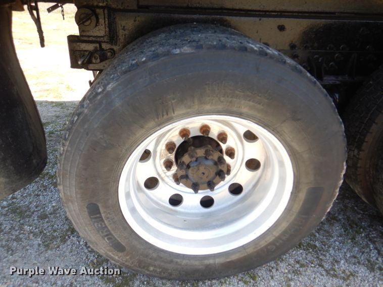 image for item DM7306 2004 International 5900i  dump truck