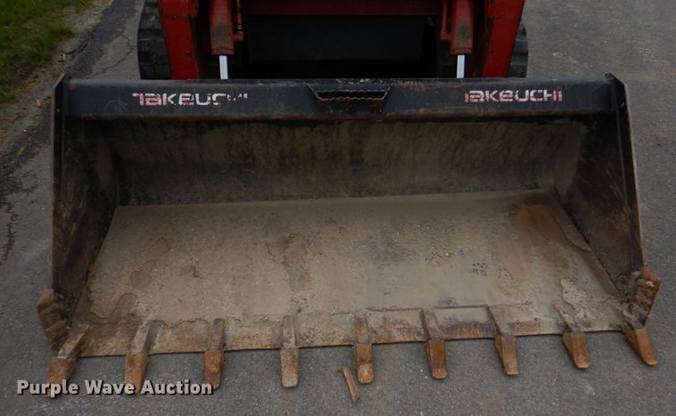 image for item DM7321 2013 Takeuchi TL12  skid steer loader