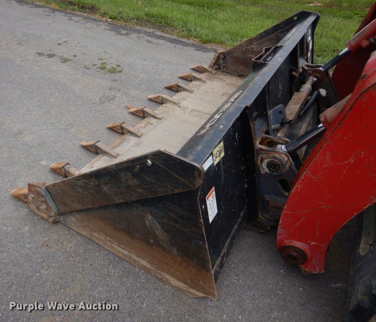 image for item DM7321 2013 Takeuchi TL12  skid steer loader