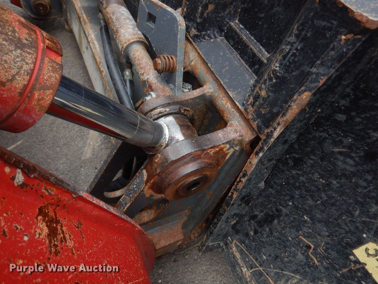 image for item DM7321 2013 Takeuchi TL12  skid steer loader