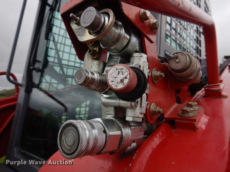 image for item DM7321 2013 Takeuchi TL12  skid steer loader