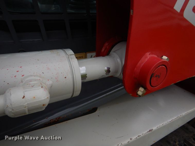 image for item DM7321 2013 Takeuchi TL12  skid steer loader