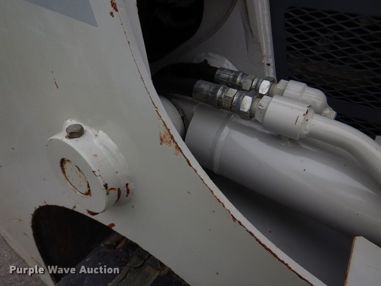 image for item DM7321 2013 Takeuchi TL12  skid steer loader