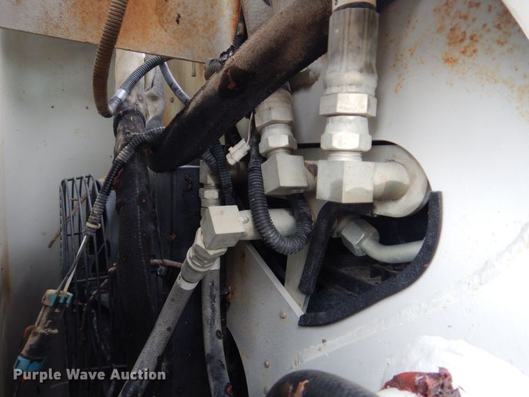 image for item DM7321 2013 Takeuchi TL12  skid steer loader