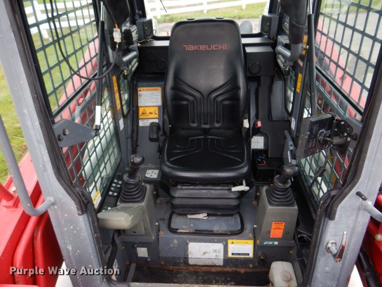 image for item DM7321 2013 Takeuchi TL12  skid steer loader