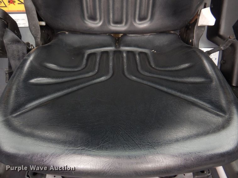 image for item DM7321 2013 Takeuchi TL12  skid steer loader