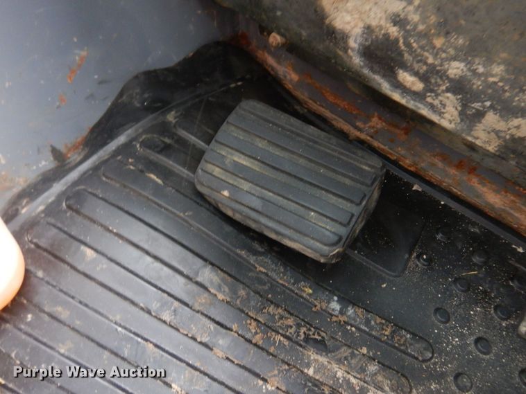 image for item DM7321 2013 Takeuchi TL12  skid steer loader