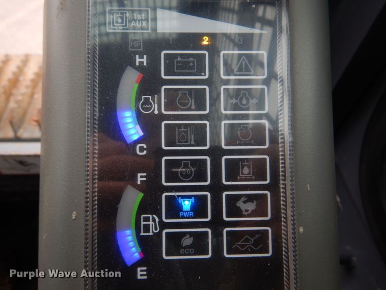 image for item DM7321 2013 Takeuchi TL12  skid steer loader