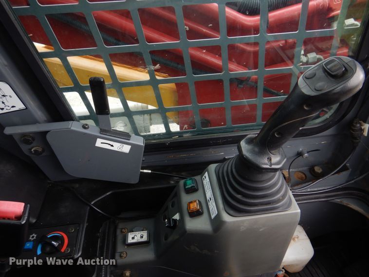 image for item DM7321 2013 Takeuchi TL12  skid steer loader