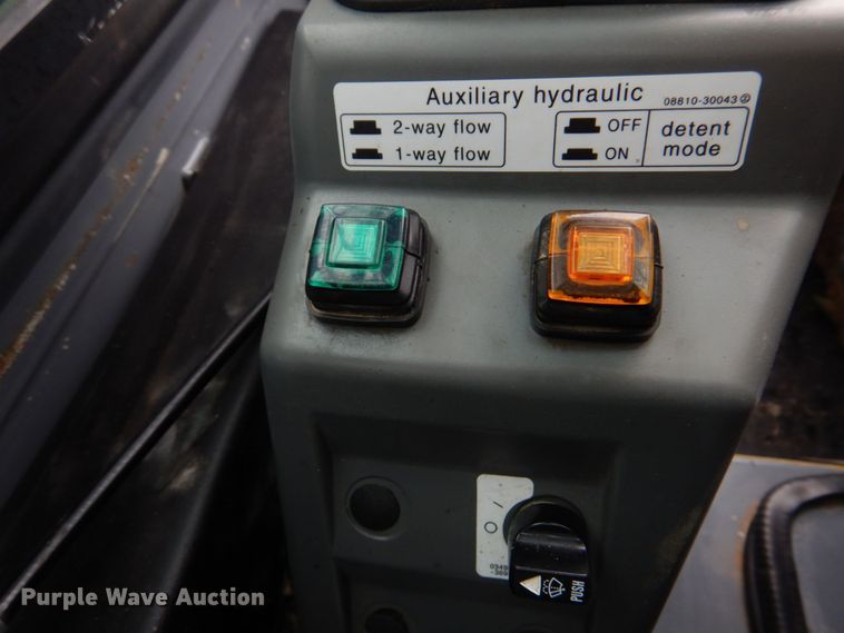 image for item DM7321 2013 Takeuchi TL12  skid steer loader