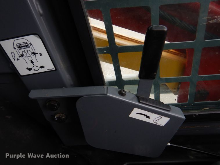 image for item DM7321 2013 Takeuchi TL12  skid steer loader