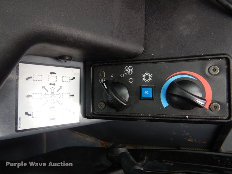 image for item DM7321 2013 Takeuchi TL12  skid steer loader