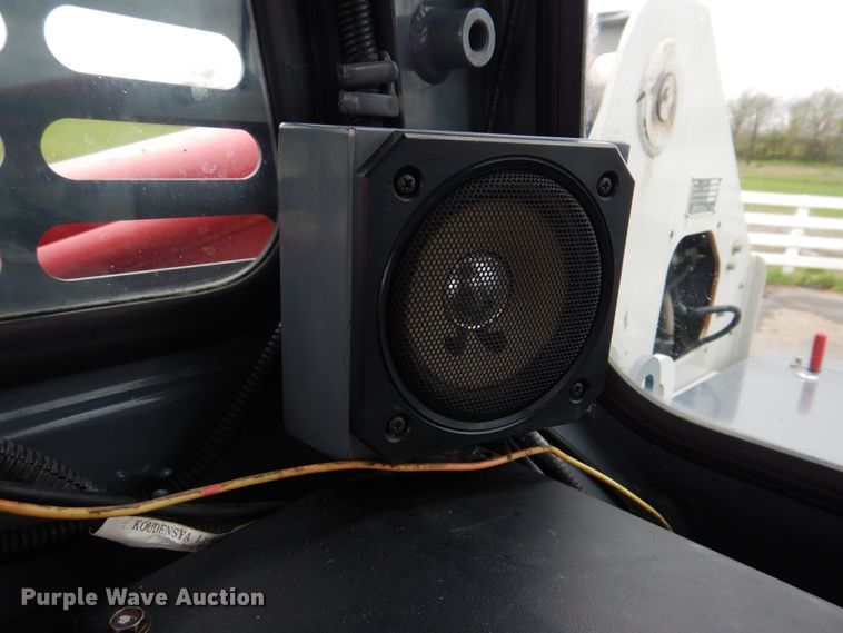 image for item DM7321 2013 Takeuchi TL12  skid steer loader