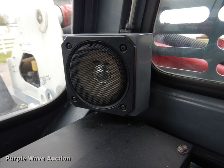 image for item DM7321 2013 Takeuchi TL12  skid steer loader