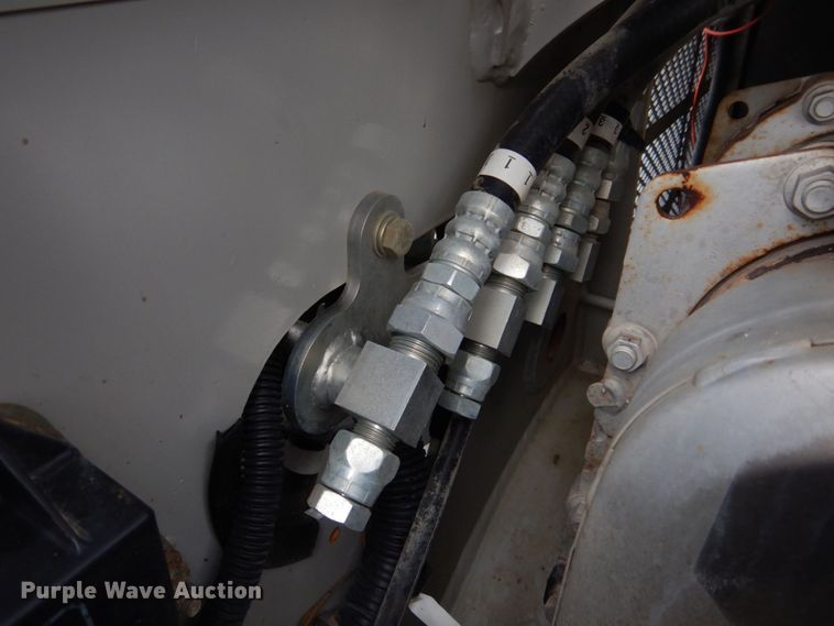 image for item DM7321 2013 Takeuchi TL12  skid steer loader