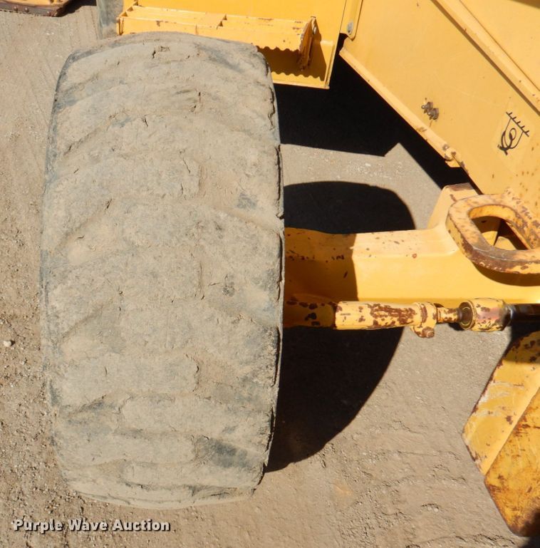 image for item DN1407 1999 John Deere 310E  backhoe