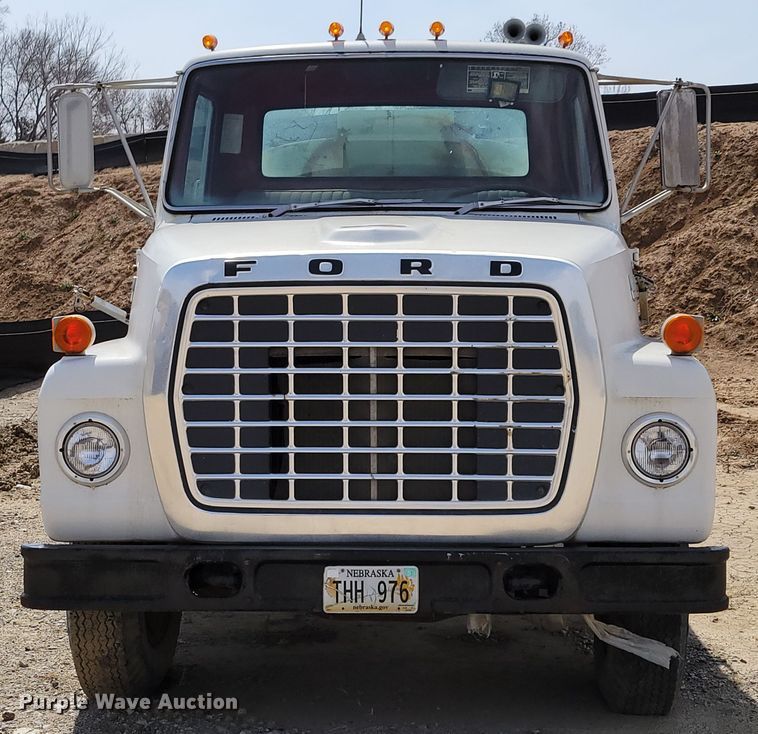image for item DN7339 1974 Ford 750  water truck