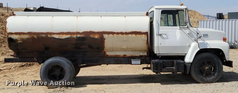 image for item DN7339 1974 Ford 750  water truck
