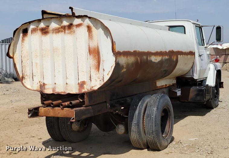 image for item DN7339 1974 Ford 750  water truck