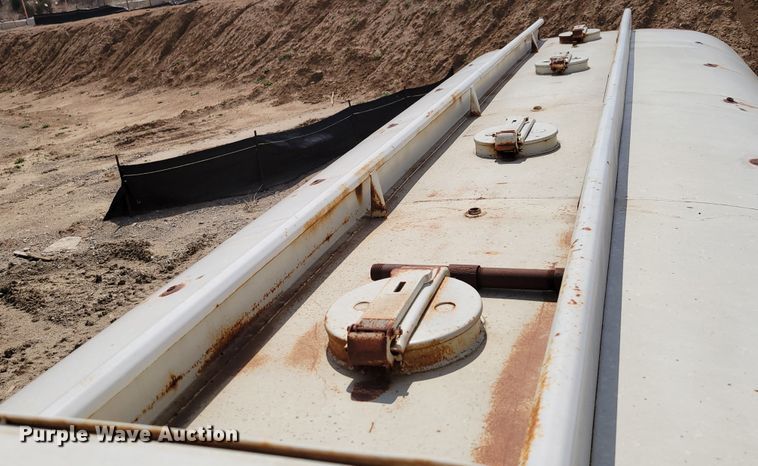 image for item DN7339 1974 Ford 750  water truck