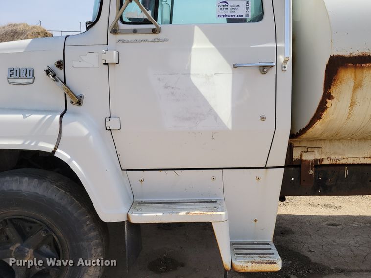 image for item DN7339 1974 Ford 750  water truck